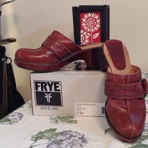Frye red clogs, Cheryl, braided strap 5.5